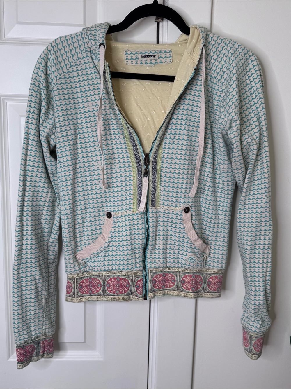 Y2K Billabong Cream & Teal reversible Patterned Zip Hoodie - Picture 2 of 10